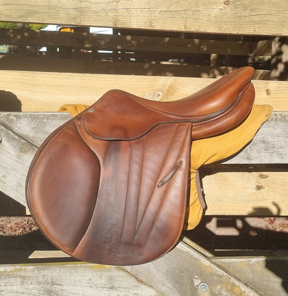 Second Hand 17" Butet Jumping Saddle
