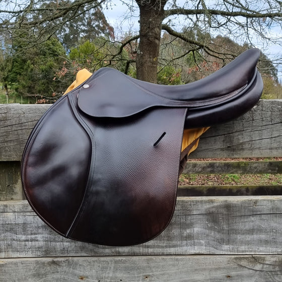 Second Hand 17" Butet Classic Jumping Saddle