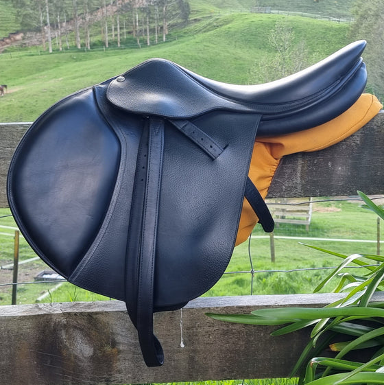 Second Hand 17.5" Butet Classic Jumping Saddle