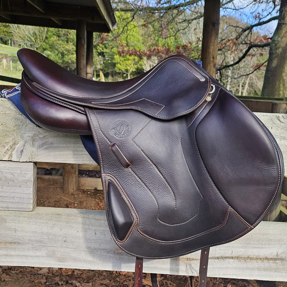 Antares Signature Monoflap Jumping Saddle