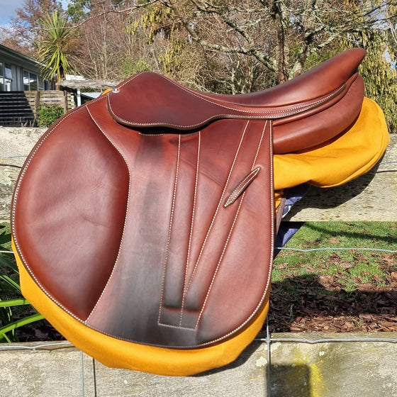 Butet Jumping Saddle