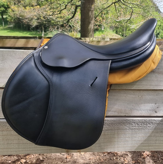 Second Hand 17.5" Butet Classic Jumping Saddle